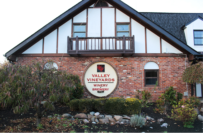 Valley Vineyards outdoor seating area