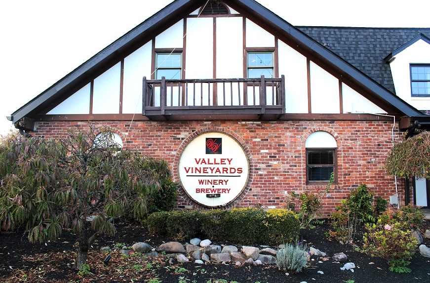 Valley Vineyards Winery & Brewery sign in Morrow, Ohio